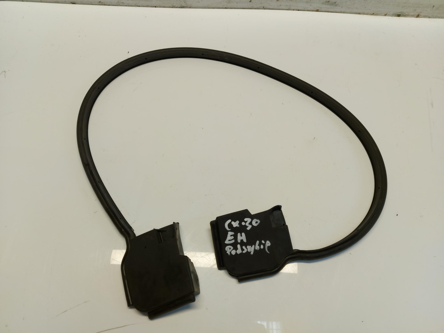 MAZDA CX30 Joint Sous vitre