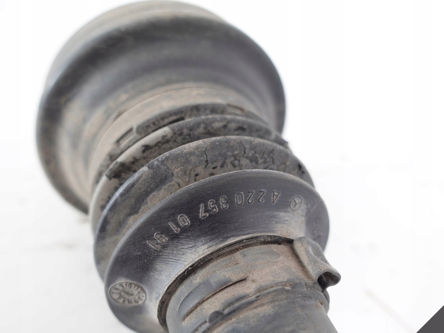 MERCEDES CLS C218 E W212 C207 C W204 semi-axis rear part L=R