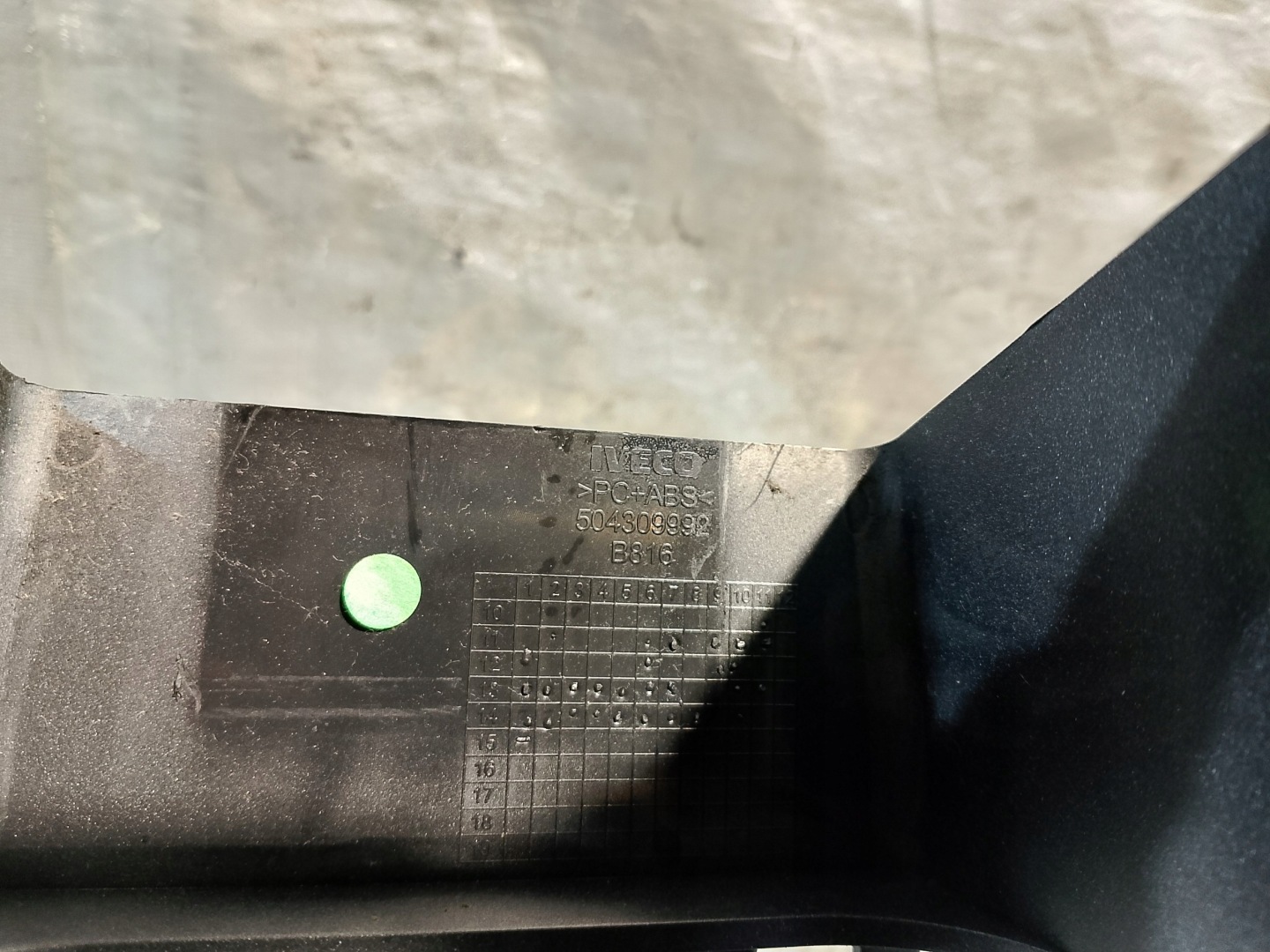 cover PANEL central console IVECO STRALIS 460 E6 504309992