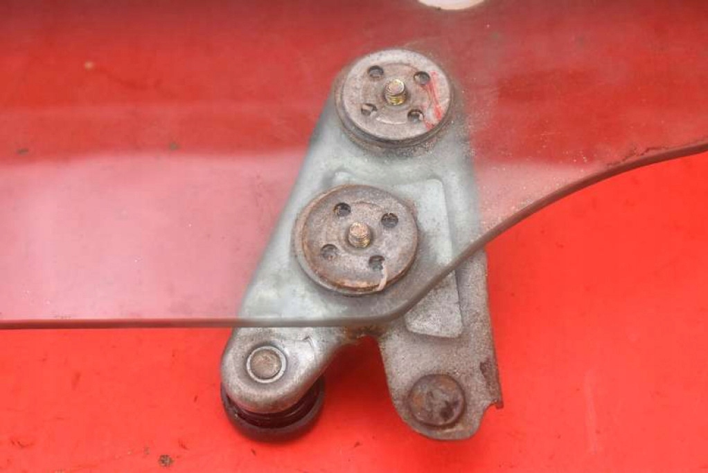 window side left rear part rear SUBARU FORESTER 1 and 97-00