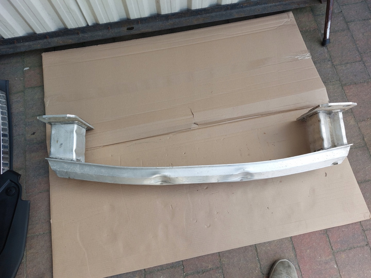 sider below bumper rear part AUDI E-TRON
