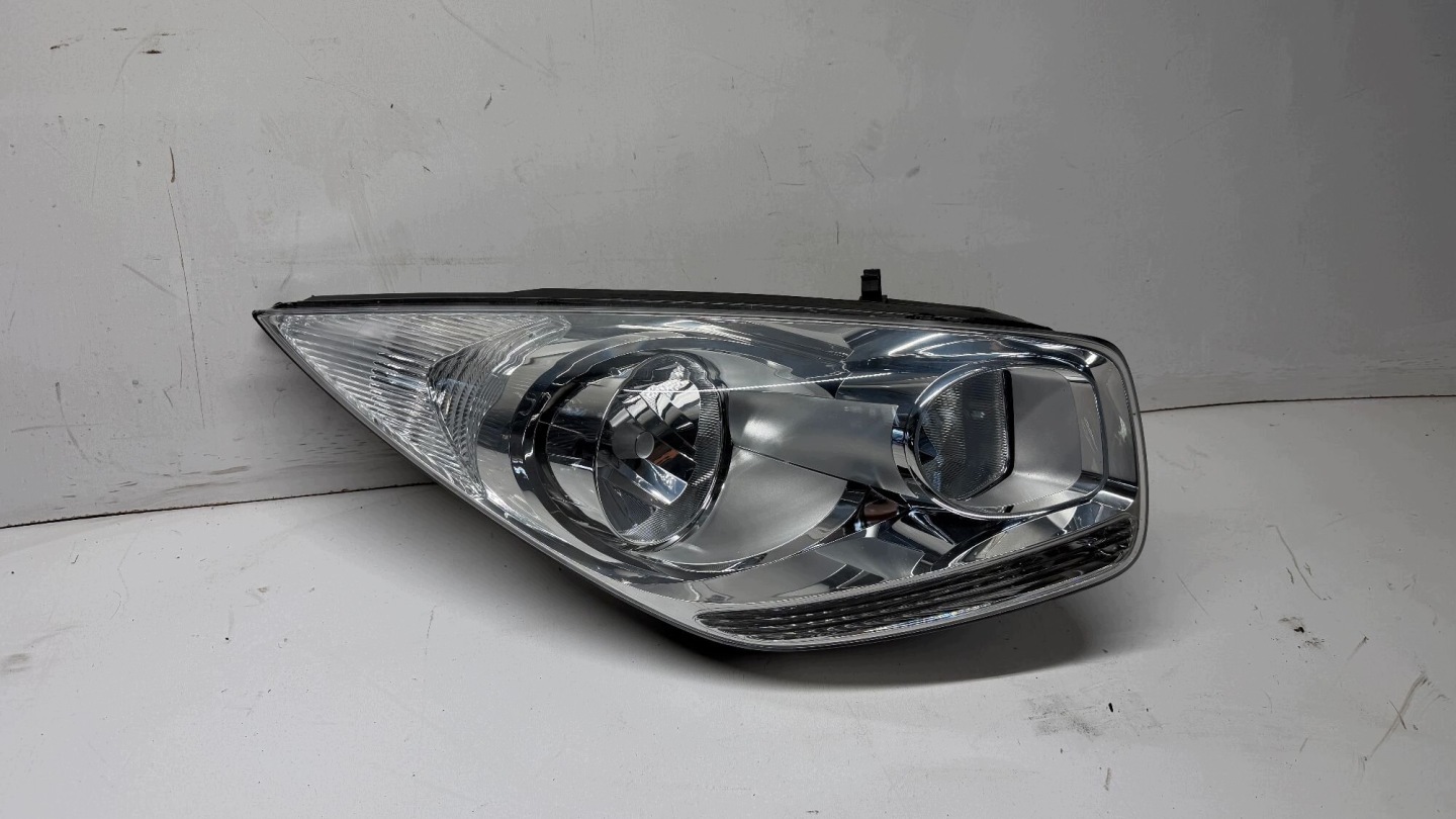 KIA VENGA light right right front front 09-17