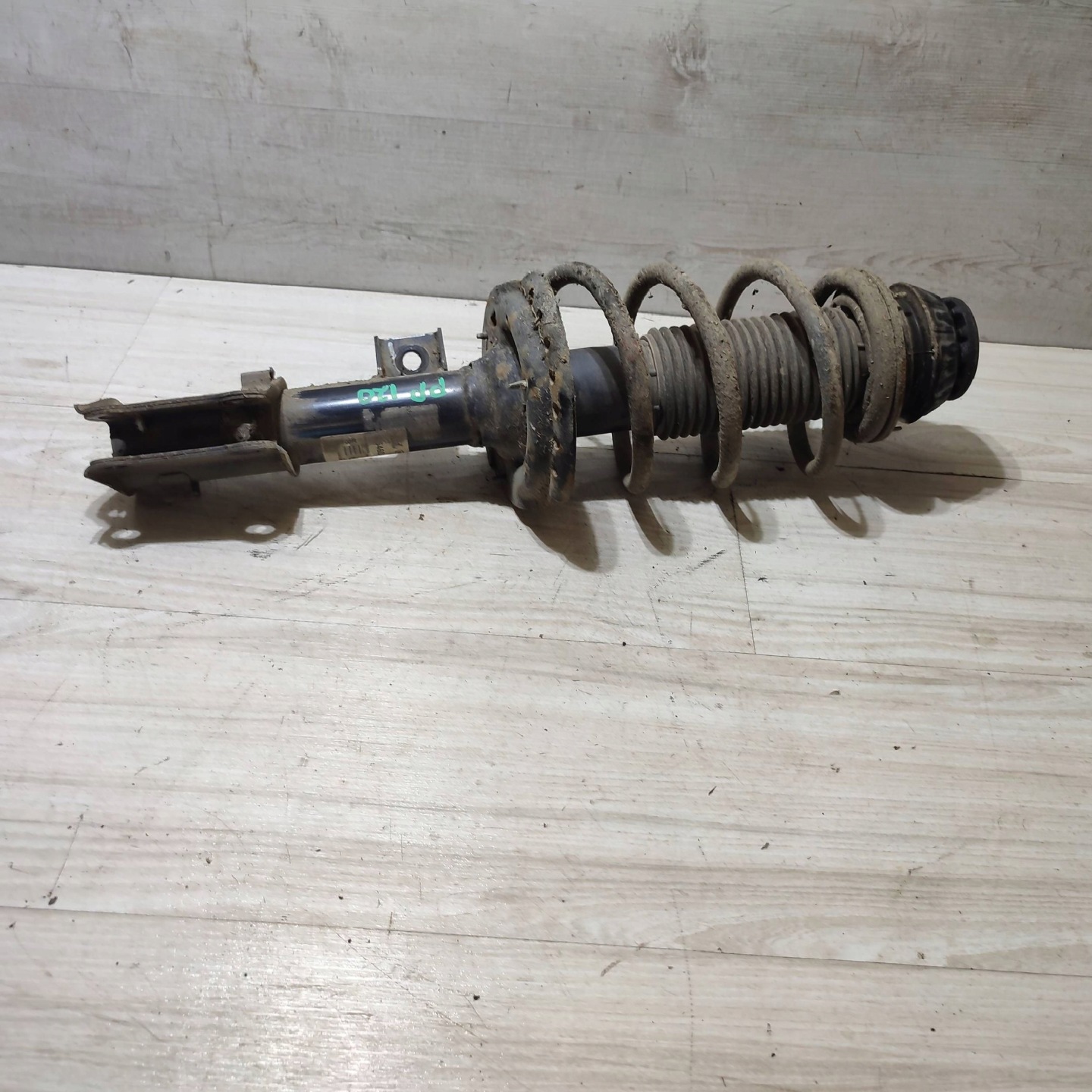 shock absorber front ze spring front right Hyundai i20 54603C8000