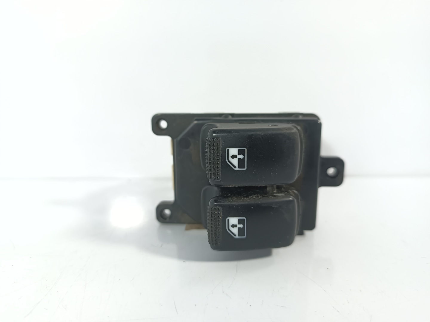 Kia Picanto 1 and 03-11 PANEL regulation REGULACJA button windows 621W05240