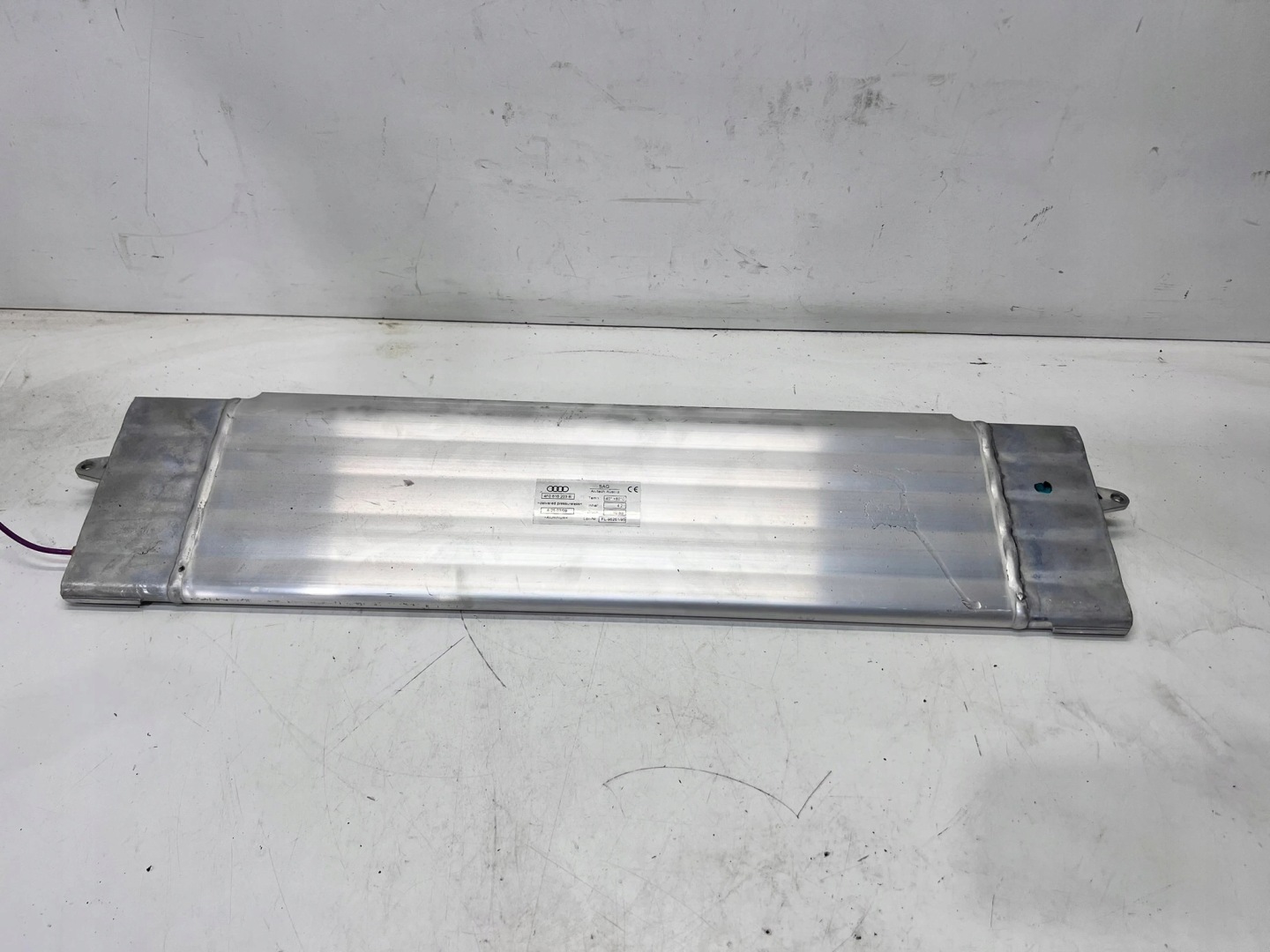 behälter luft achsträgers AUDI A6 C6 4F0616203B