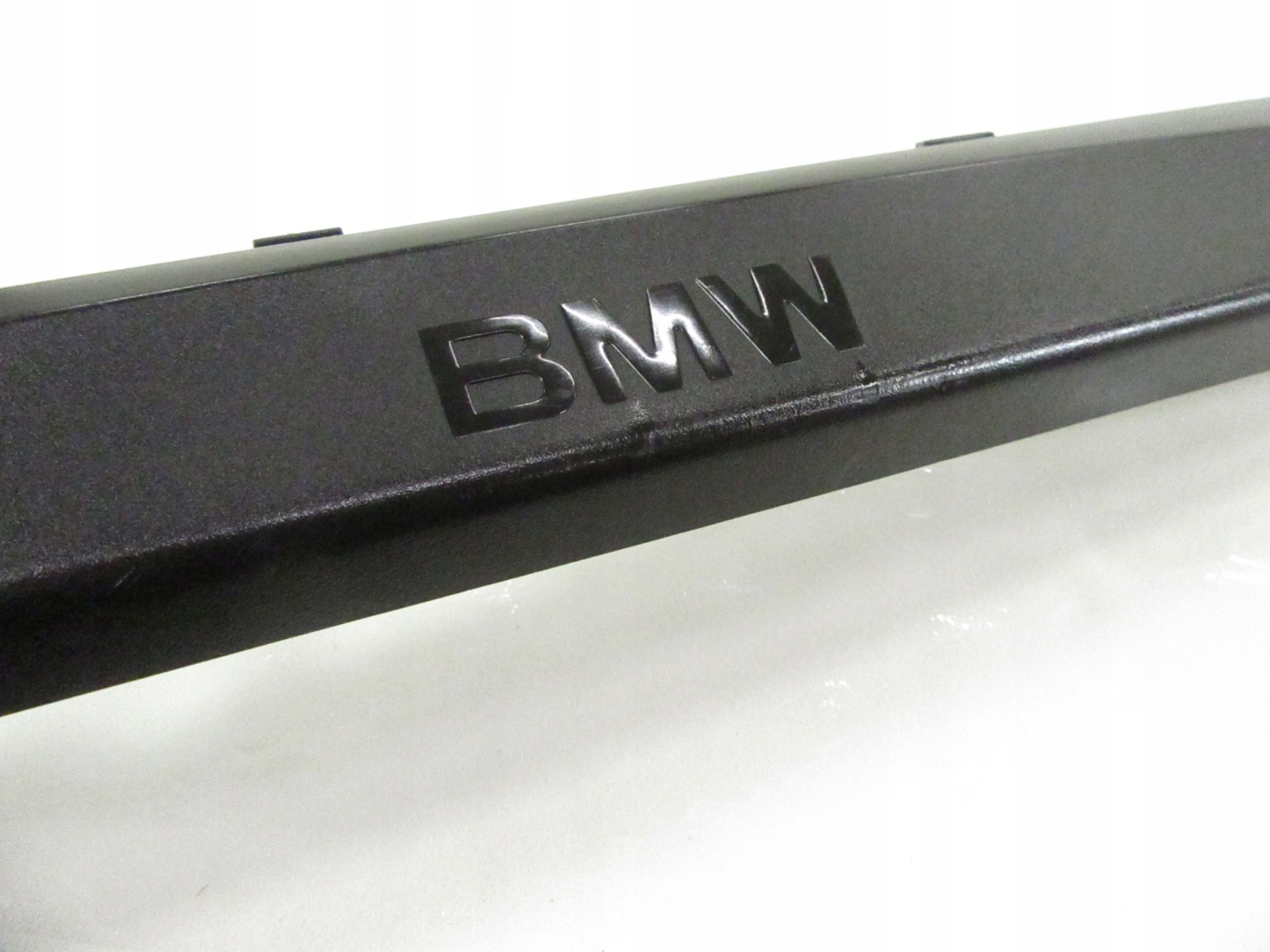 kryt lišta krytka PRAHU pravý předek BMW e87