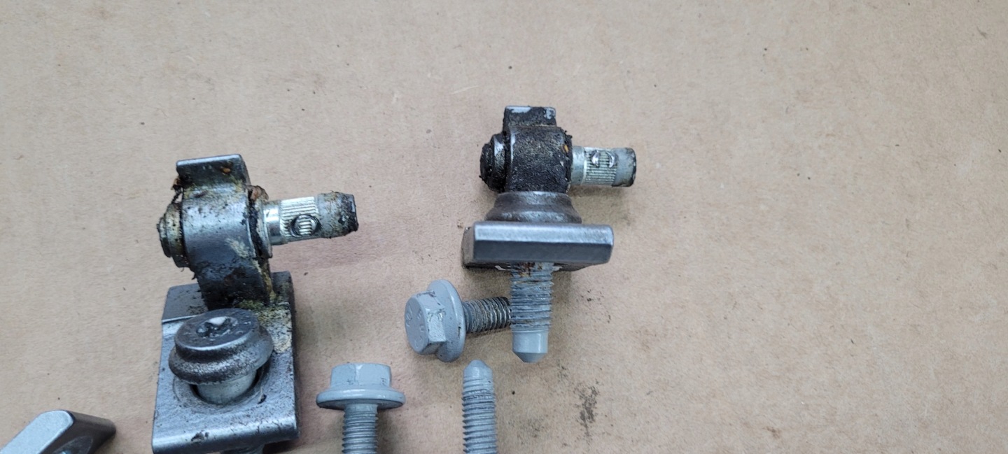 A7 4G S7 hinge hinges door left left rear part rear. LY7G