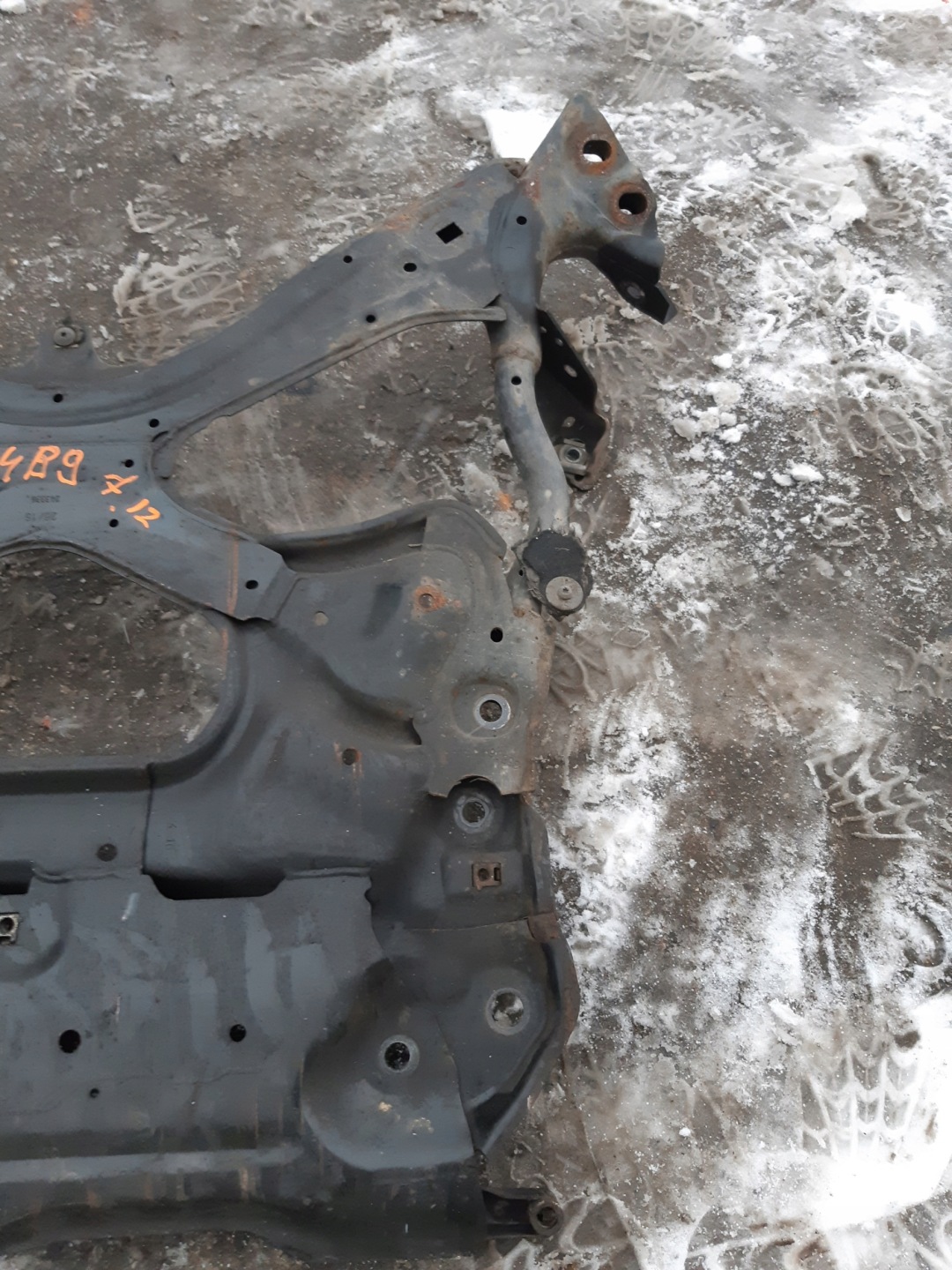 AUDI A4 B9 axle beam subframe axle beam front 8W2399347F