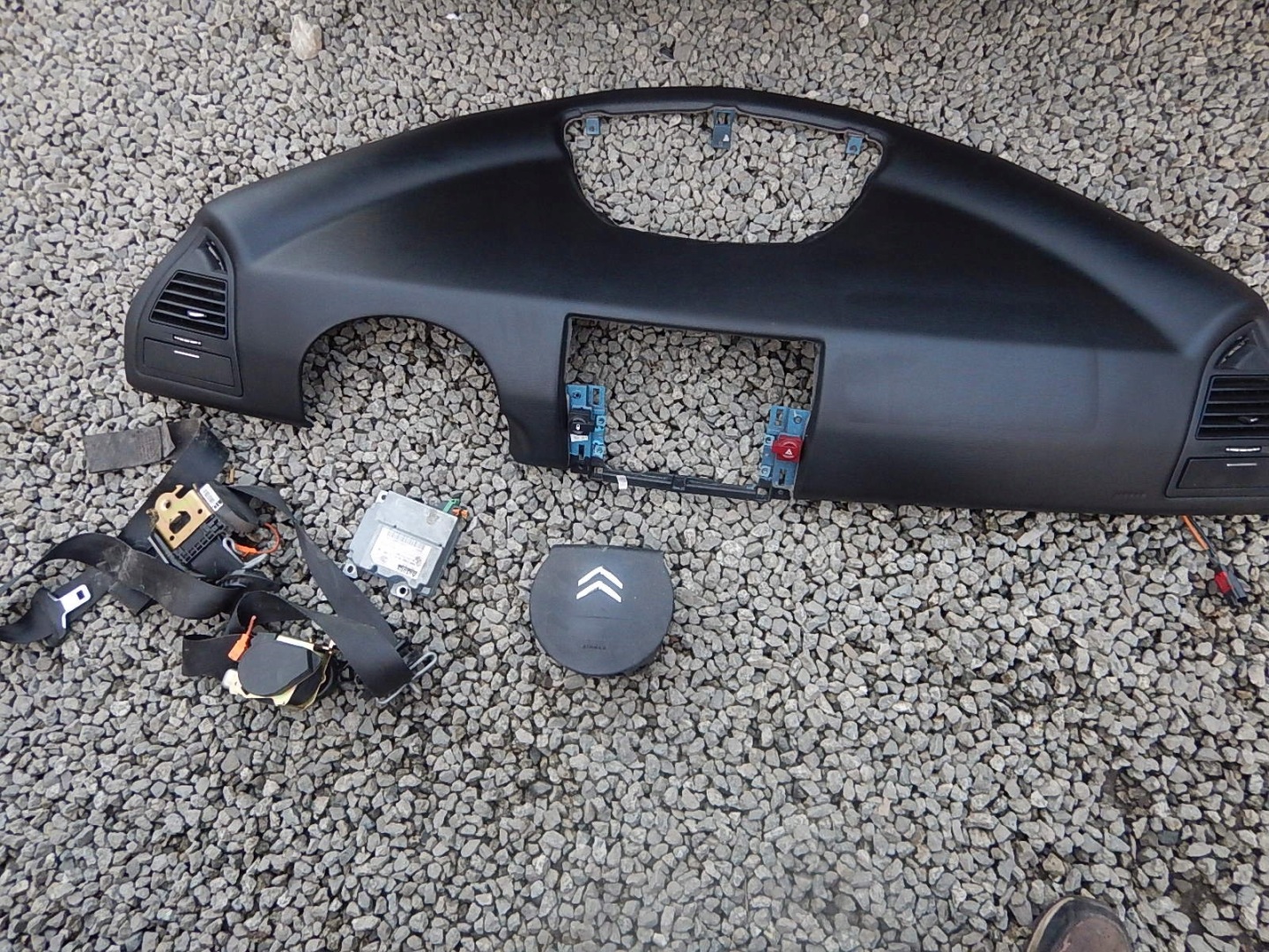 CITROEN C4 console + 2 x airbag + 2 x tension belt dashboard