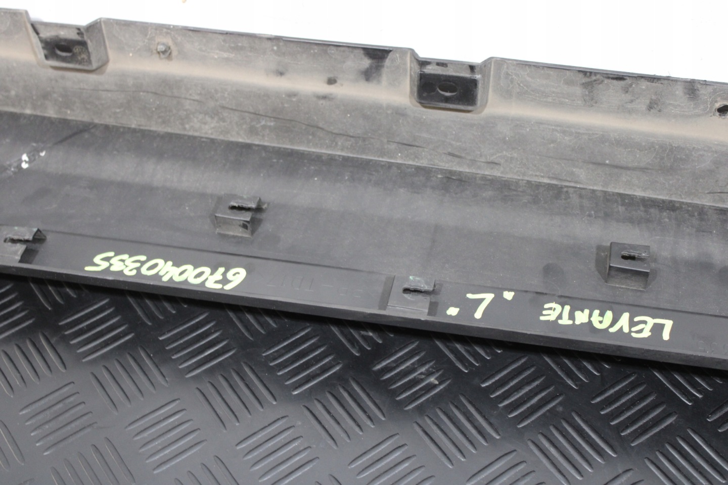cap threshold left threshold left MASERATI LEVANTE M161 670040335