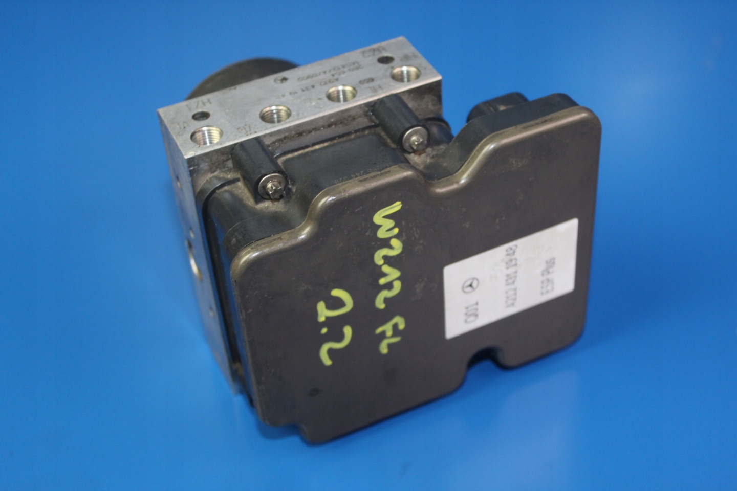 MERCEDES E KLASA W212 LIFT pump control unit ABS