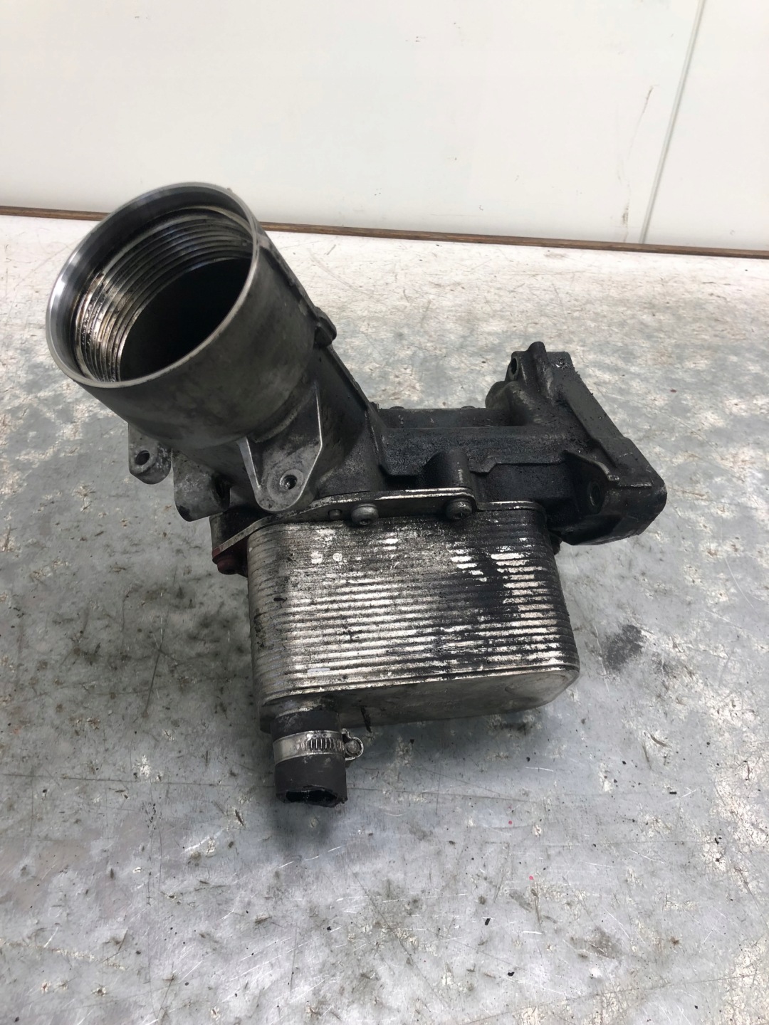 Ölfiltergehäuse BMW E60 E61 M57TUE2 306 D3 7788453