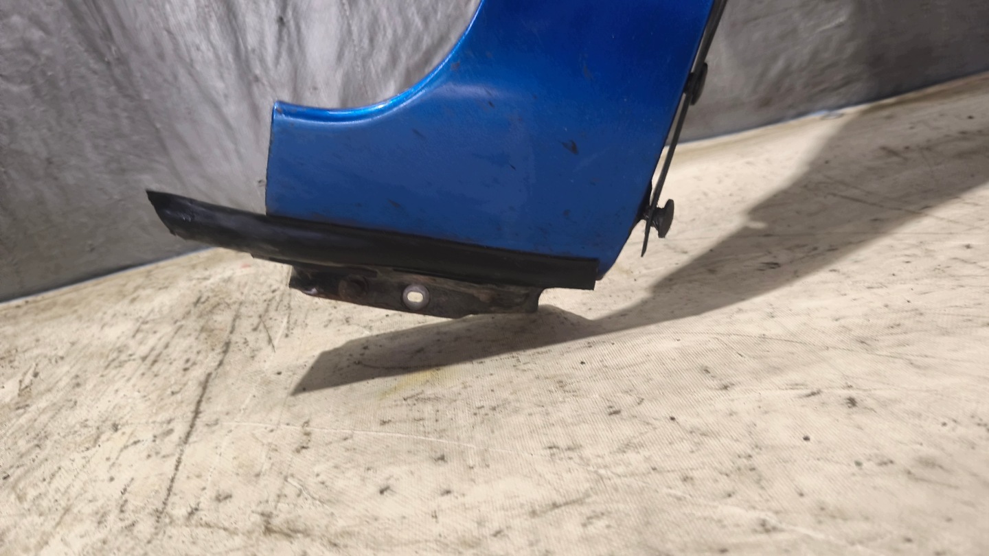 fender right front MAZDA 3 2005r
