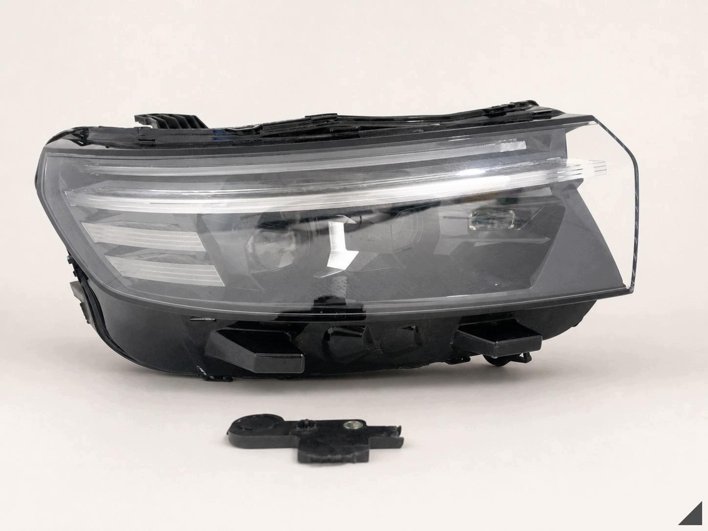 OPEL GRANDLAND B II (2 GENERACJA) 24- light FULL LED LUX right front EUROPA