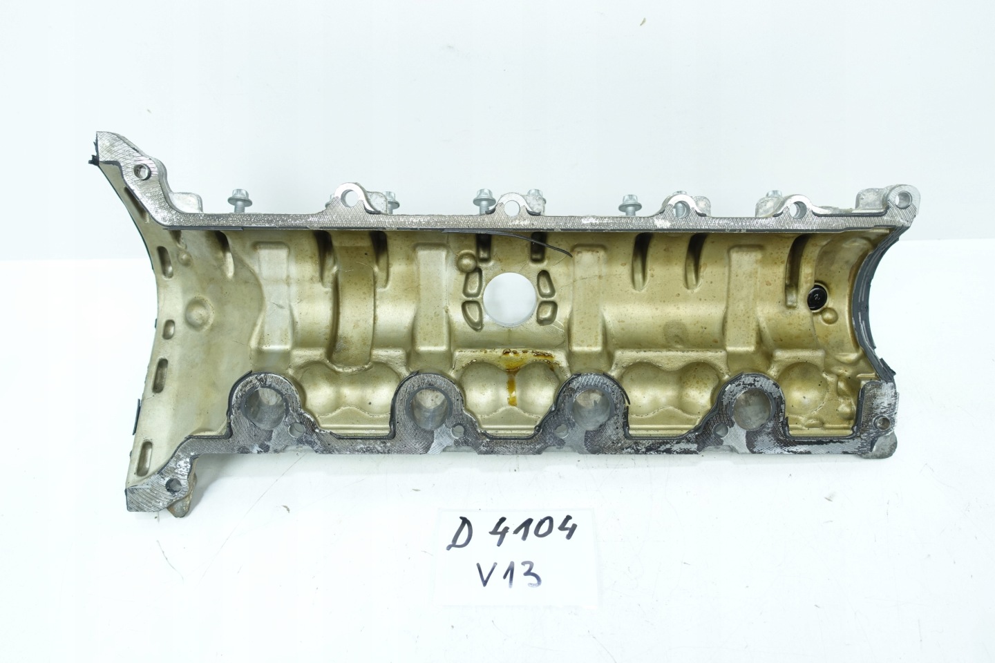 Abdeckung der Ventile MERCEDES A W177 1.3 A2820100201