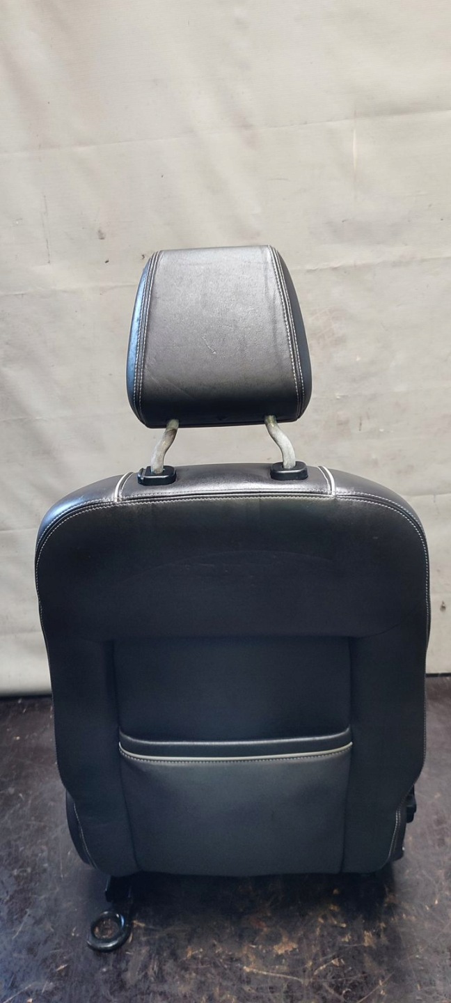 seat seats heated side komplet leather indywidual Ford Focus MK3 HB