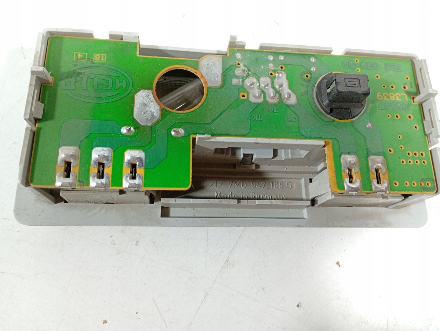 VW Sharan 1 FL 95-10 OSWIETLENIE cabs light inner OE 7M0947105B