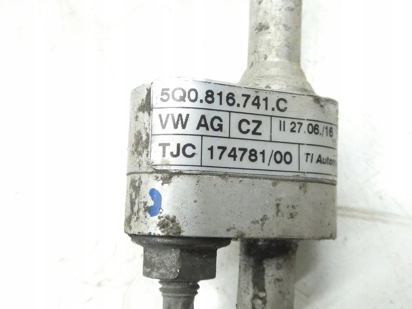 vezetö tömlö RURKA a klímának AUDI A3 8V VW GOLF VII 5Q0816741C