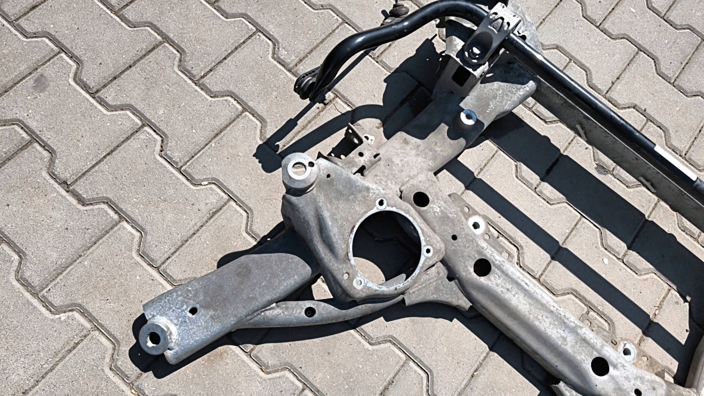BMW 3 G20 G21 6883131 axle beam front sider 2x4