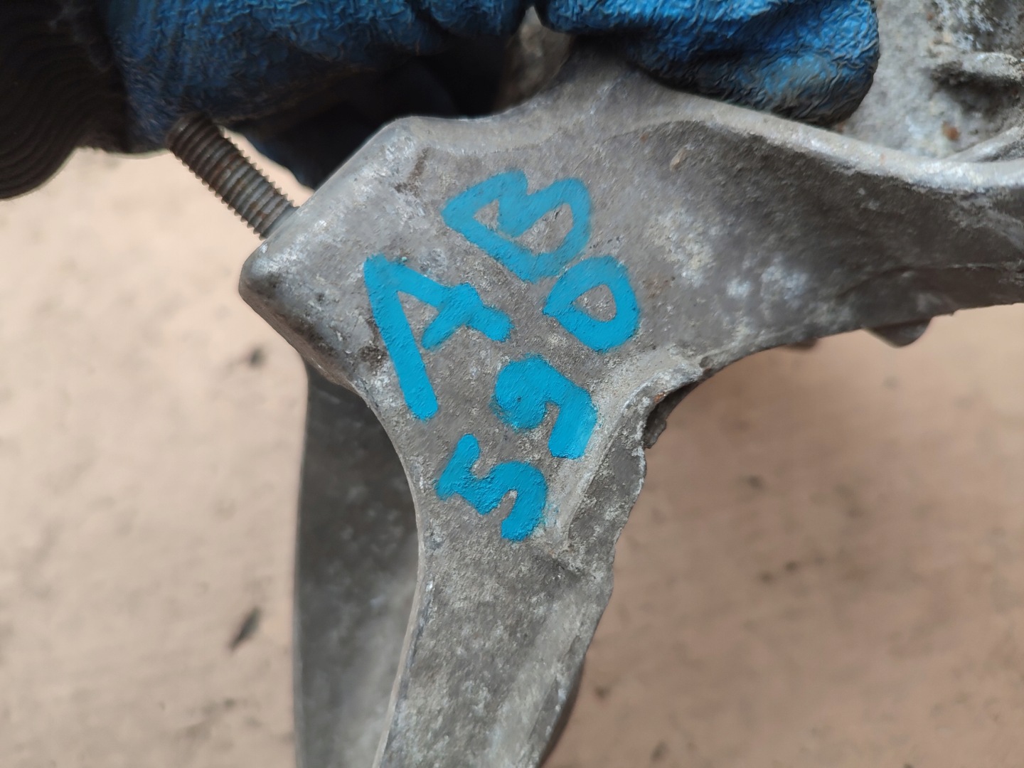 engine mount AUDI A4 B7 2.0 TFSI 8E0199352N