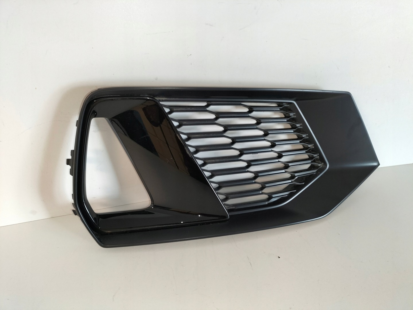 grille grid of a bumper front right AUDI A7 C8 18- S-LINE