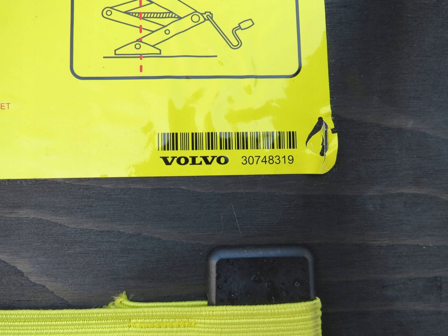 mats floor boot VOLVO XC70 II AWD 2.4D 185KM 30748319