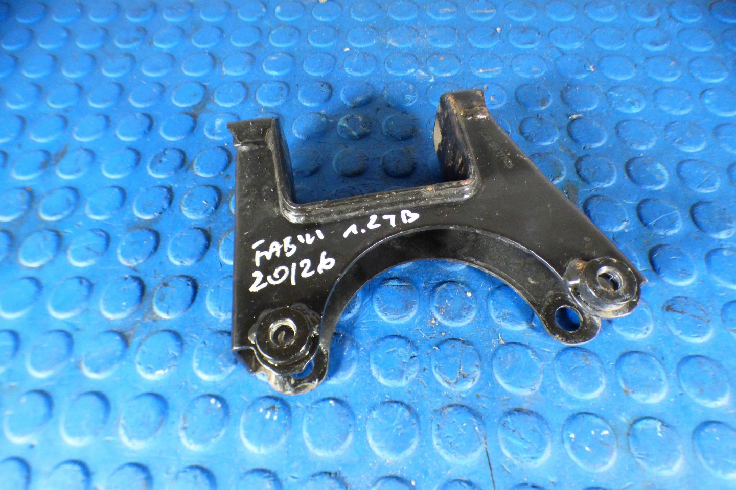 Skoda Fabia Getriebehalter getriebe 6Q0199111Q st.BDB Original