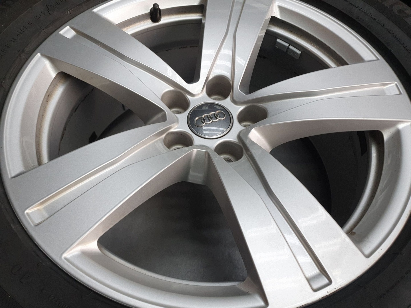 Audi Q7 4M disc wheels winter 18 255/60 continental et25 4M0601025A
