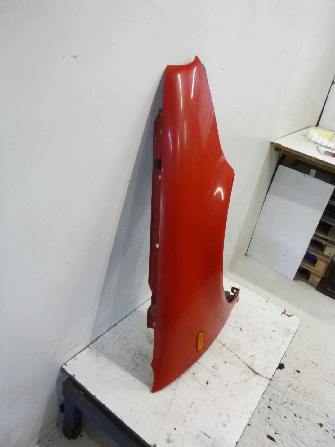 fender front right VW Golf IV 4 LP3G red 1997–2003