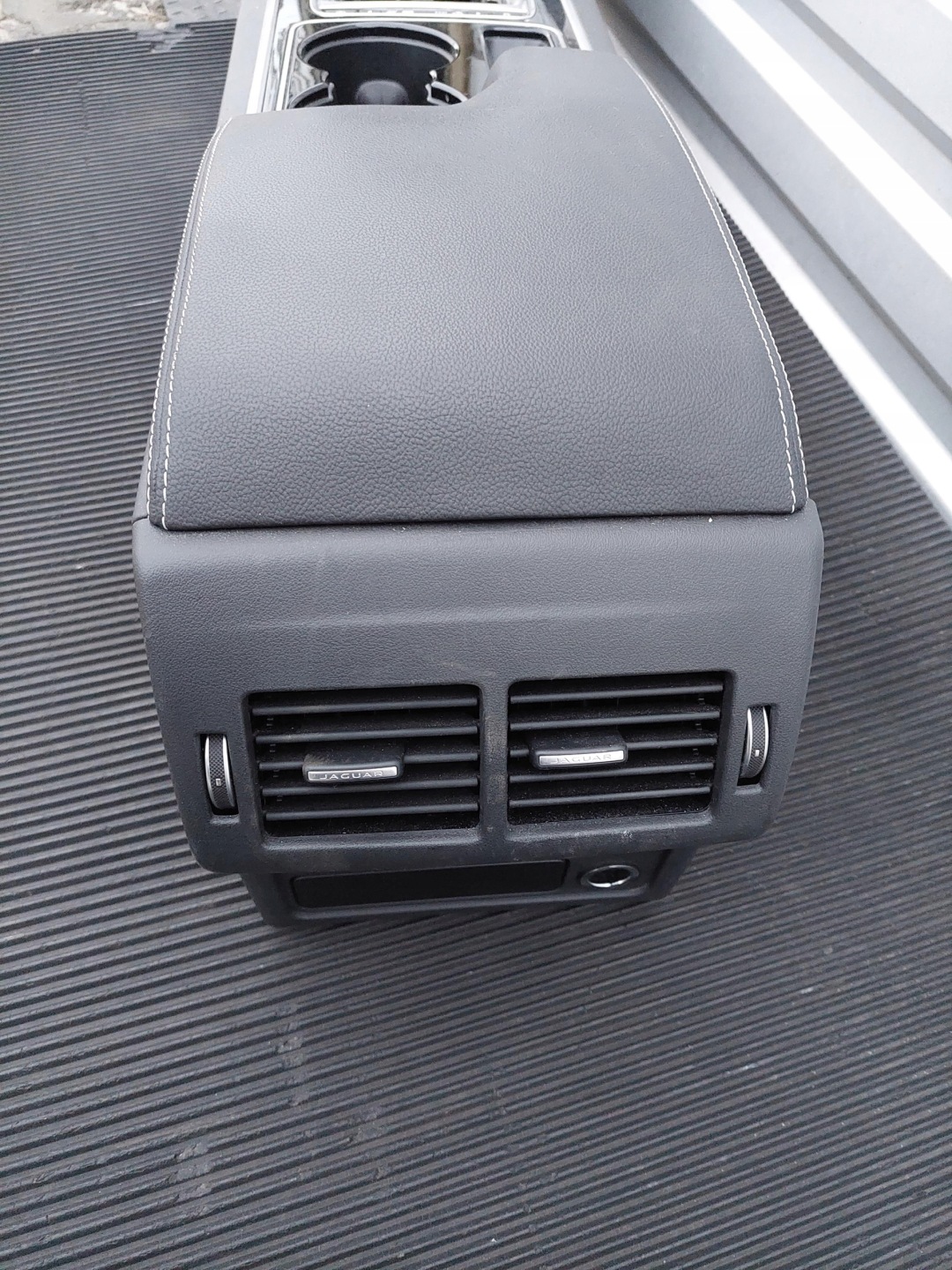 armrest TUNEL central ANGLIK JAGUAR XE X760