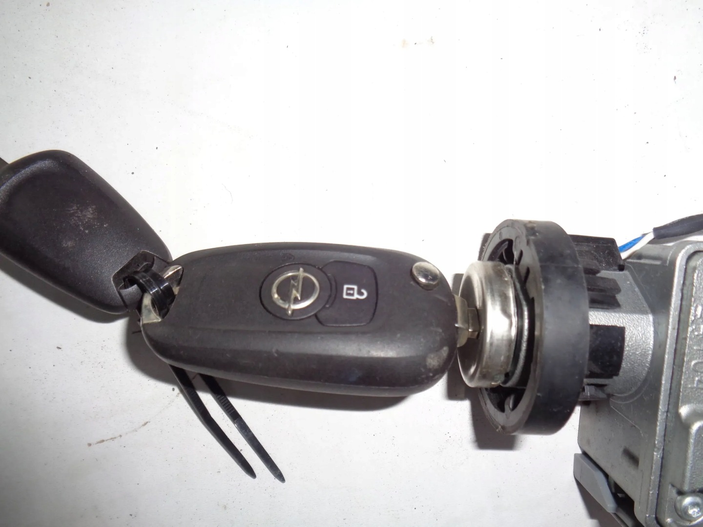 OPEL ASTRA K V 15-21 ignition 2X key 39153202