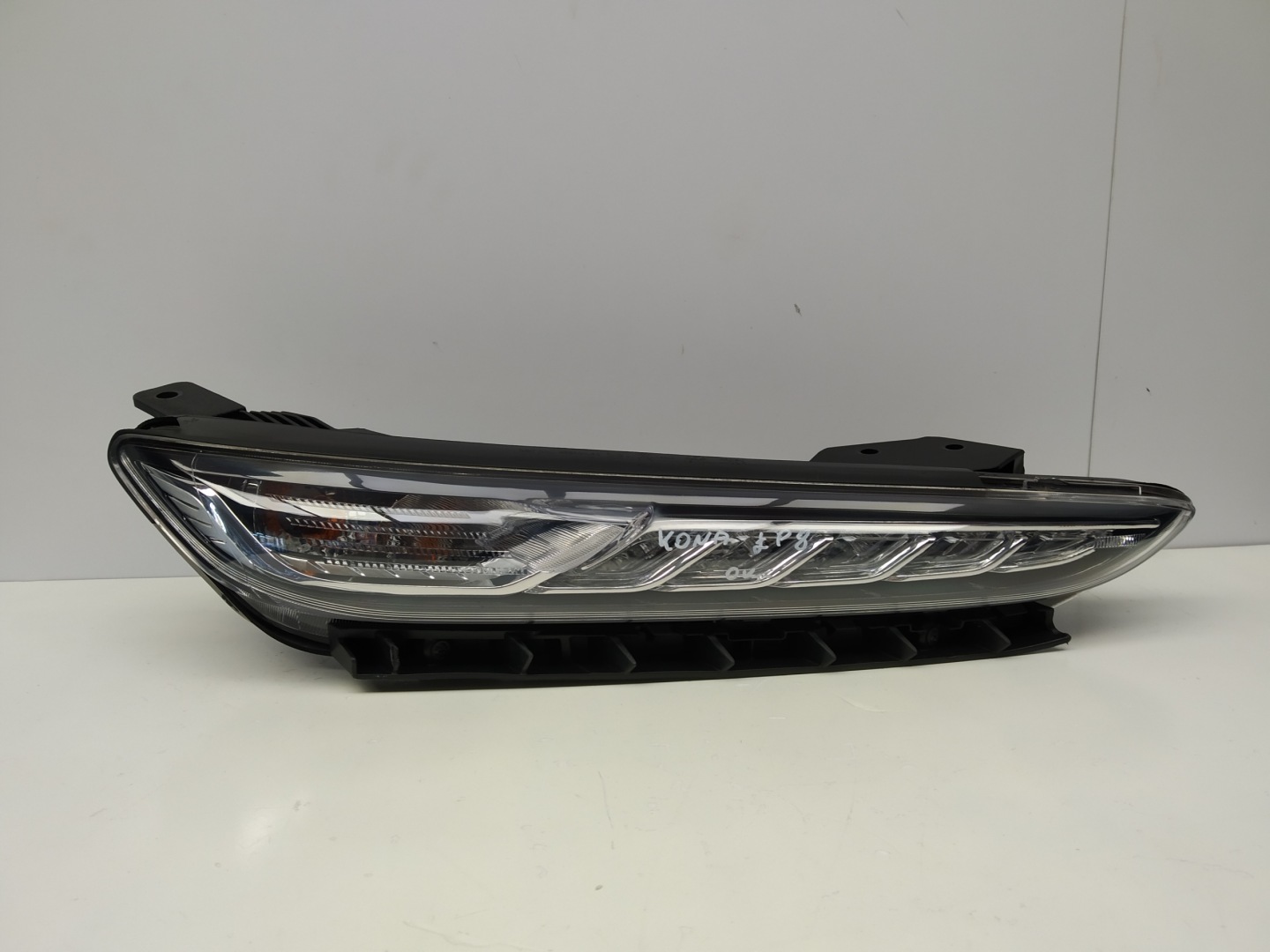 Hyundai Kona reflektor DRL light right daytime indicator OM 92208-J9000