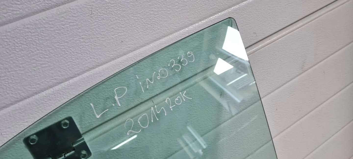 S3 8V sedan A3 window door left left front AS2 14R 8V5845201