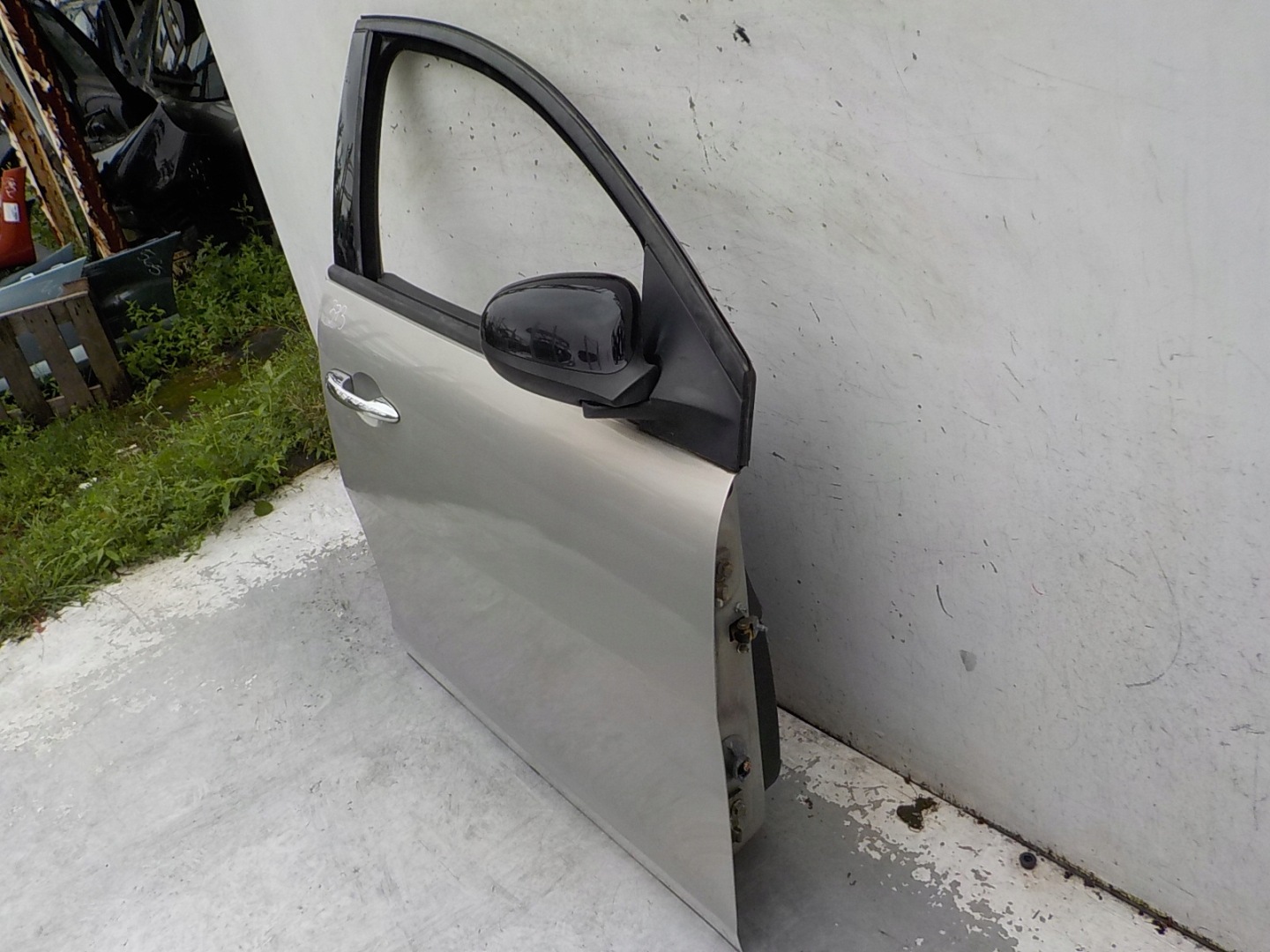 373 CHRYSLER YPSILON door right front front