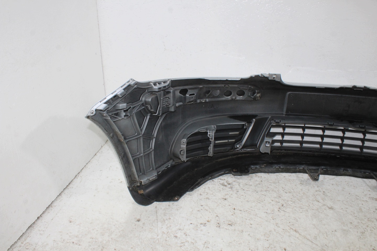 VW Golf V plus nárazník predok predný 5M0807217