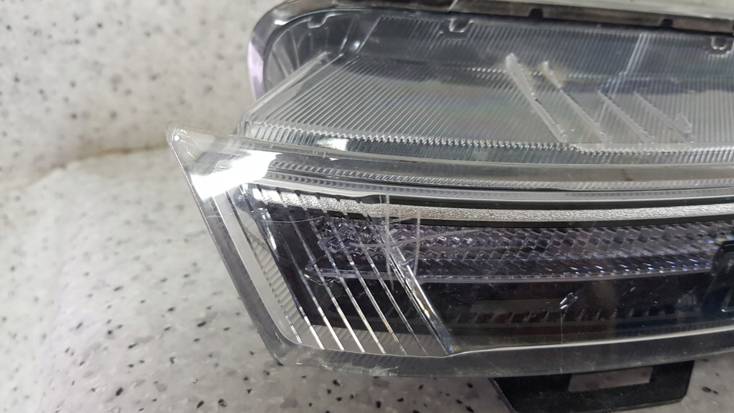 HYUNDAI BAYON 2021 - left light DRL LED 2592