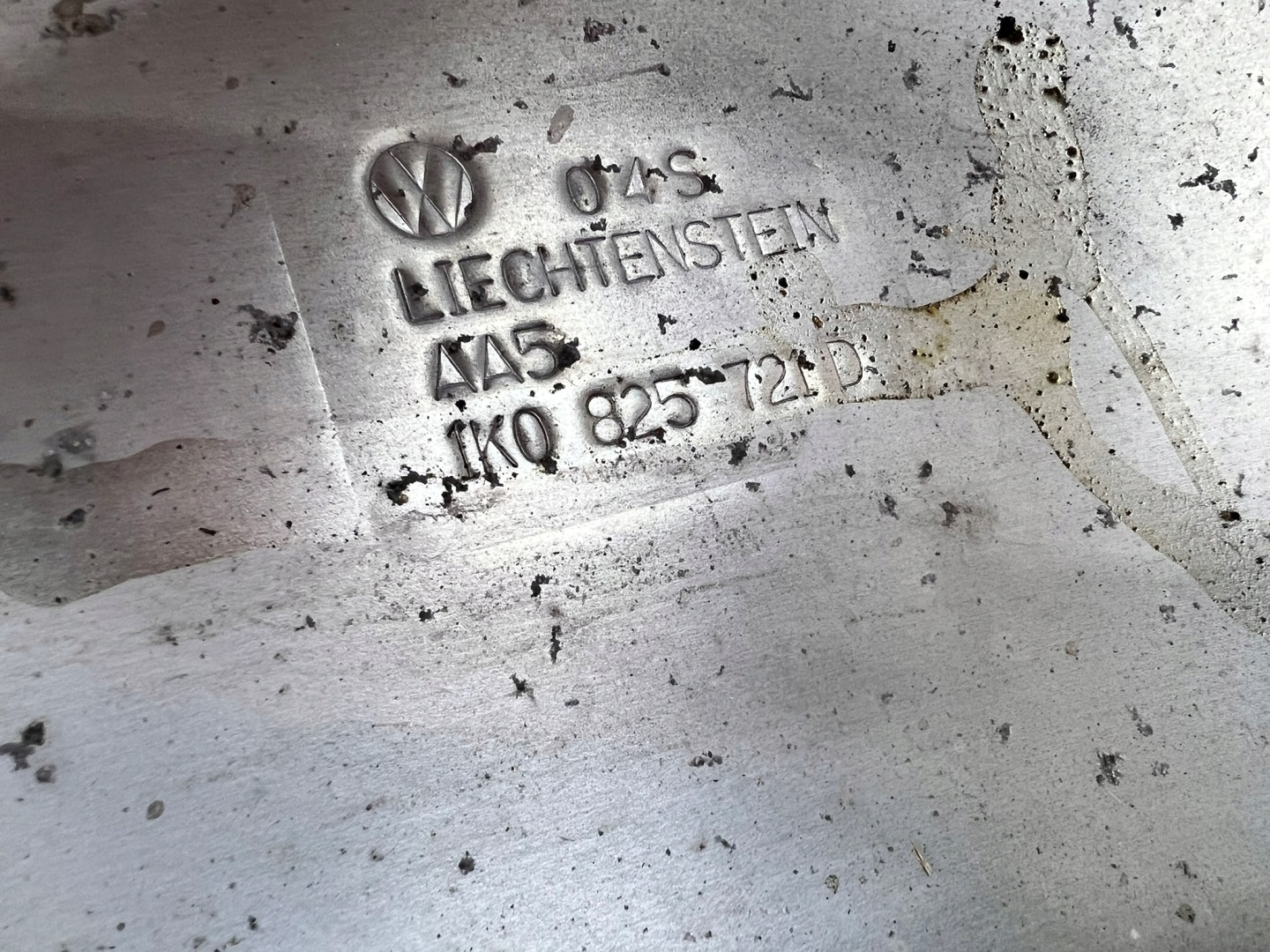Blende Abdeckung TERMICZNA AUDI A3 LIFT VW GOLF 1K0825721D