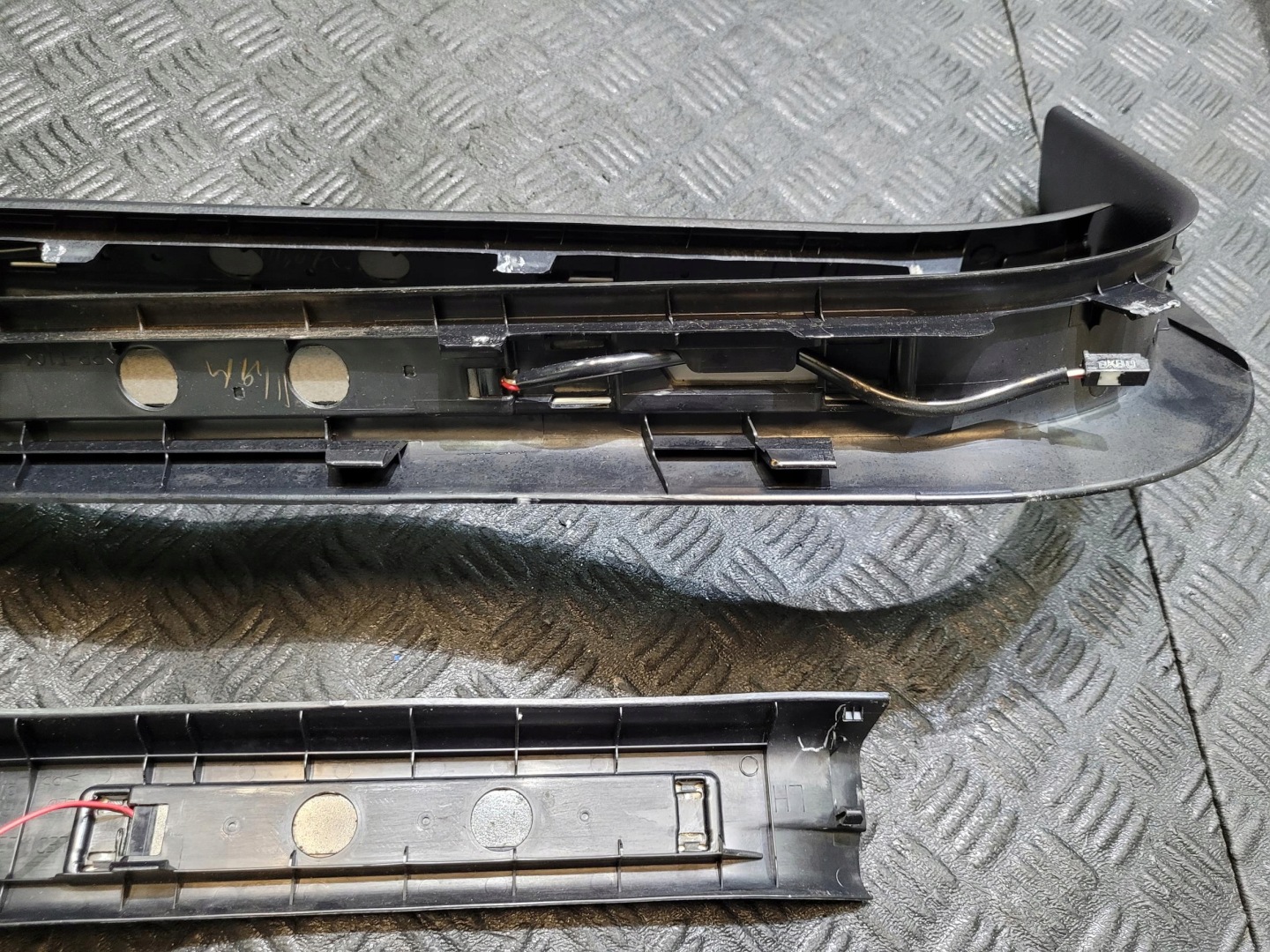 moulding cap threshold front rear part KOMPLET LED LEXUS RX II 300 400 RX400 H