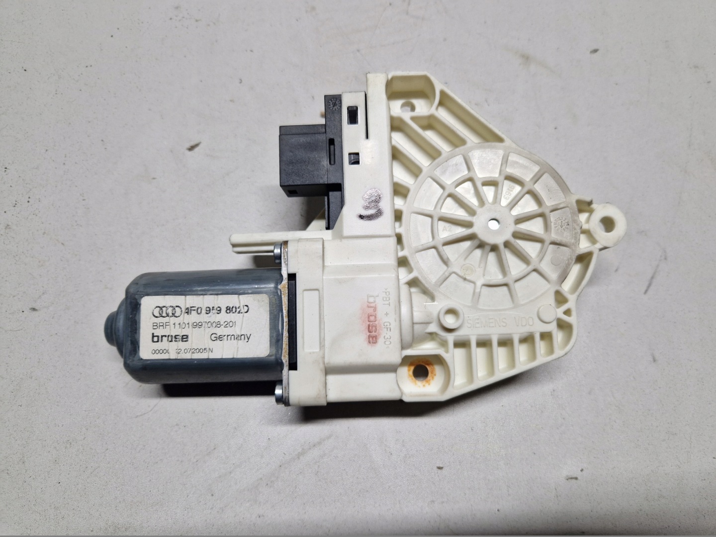 AUDI A6 C6 A6C6 mini motor windows right front 4F0959802D