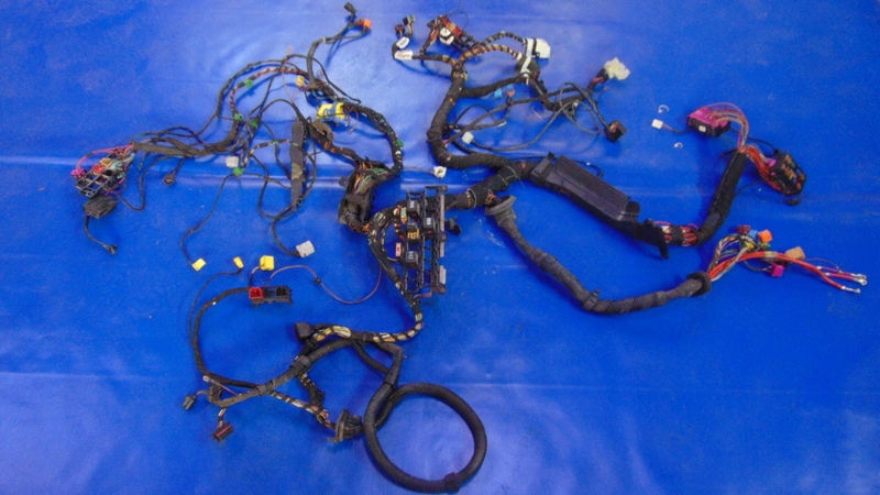 bundle wiring SRODKA below DESKE 2.0TDI CAA VW TRANSPORTER T5 03-14R