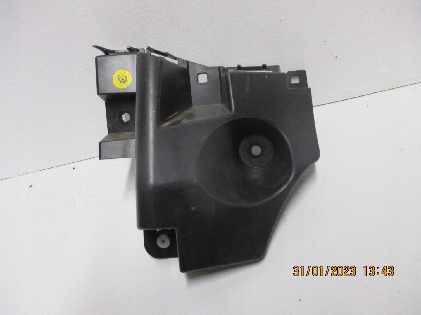 bumper bracket CITROEN C4 20R 9831818880 right