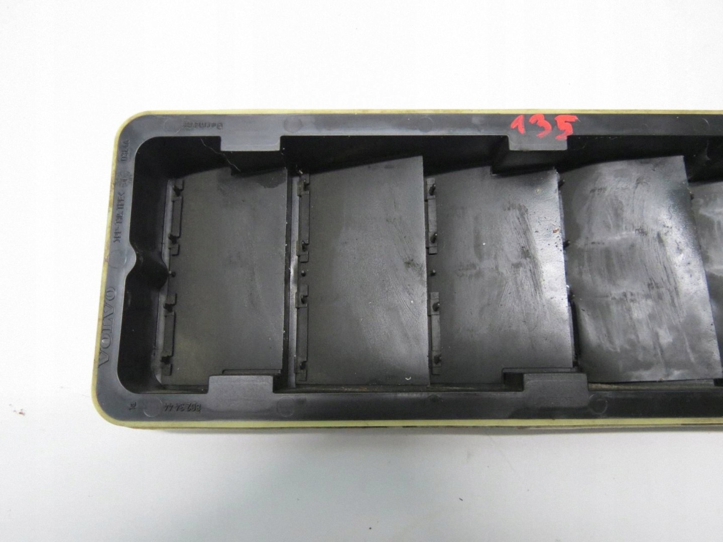 grid WENTYLACYJNA boot VOLVO V60 and S60 II 8623444