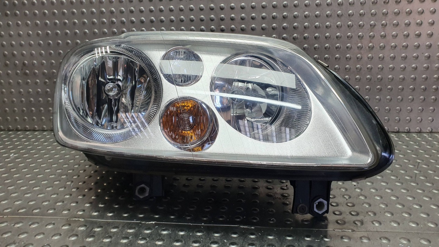 light front right VW TOURAN and DEPO 03