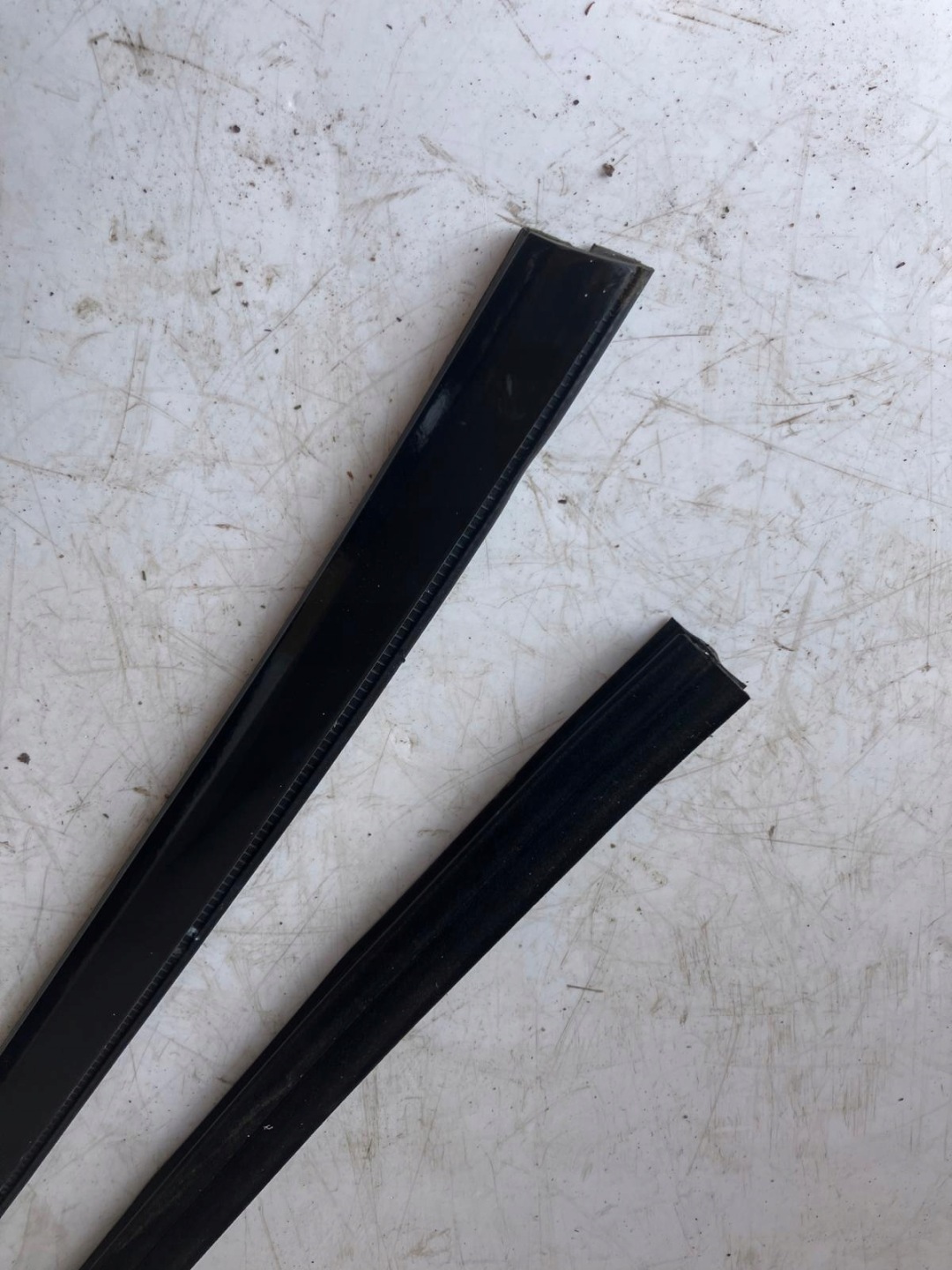 moulding dust door right front TESLA MODEL S PMBL