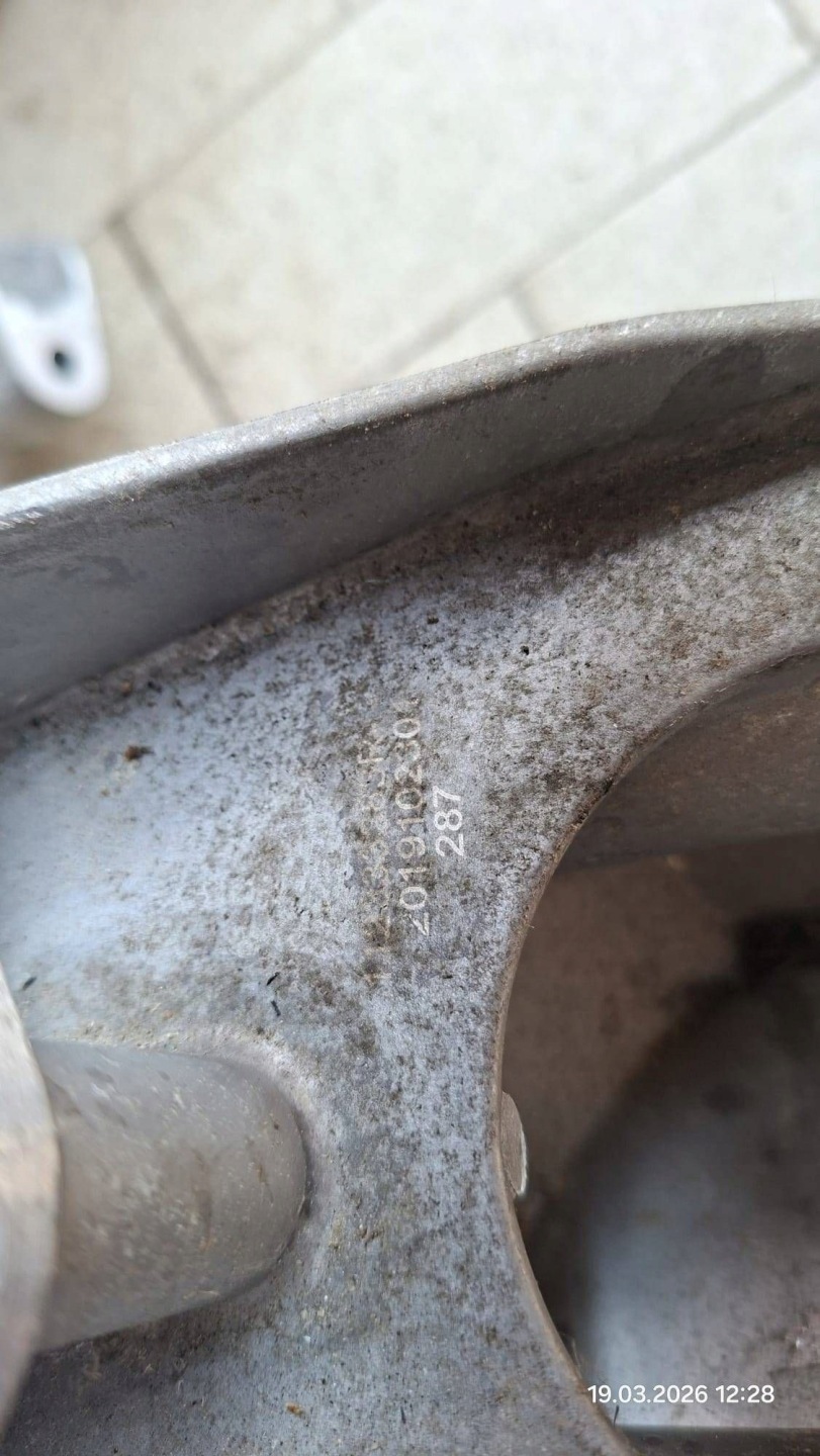engine mount Dacia Spring 112333383R as new