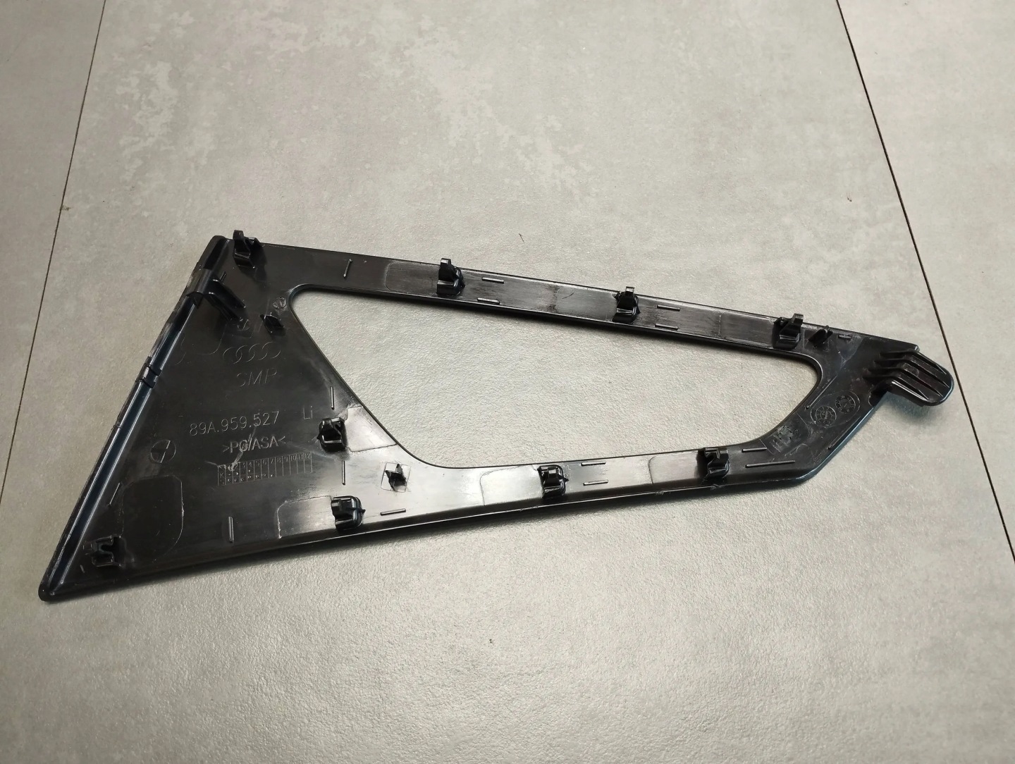 Audi Q4 e-tron okvir PRZELACZNIKA 89A959527