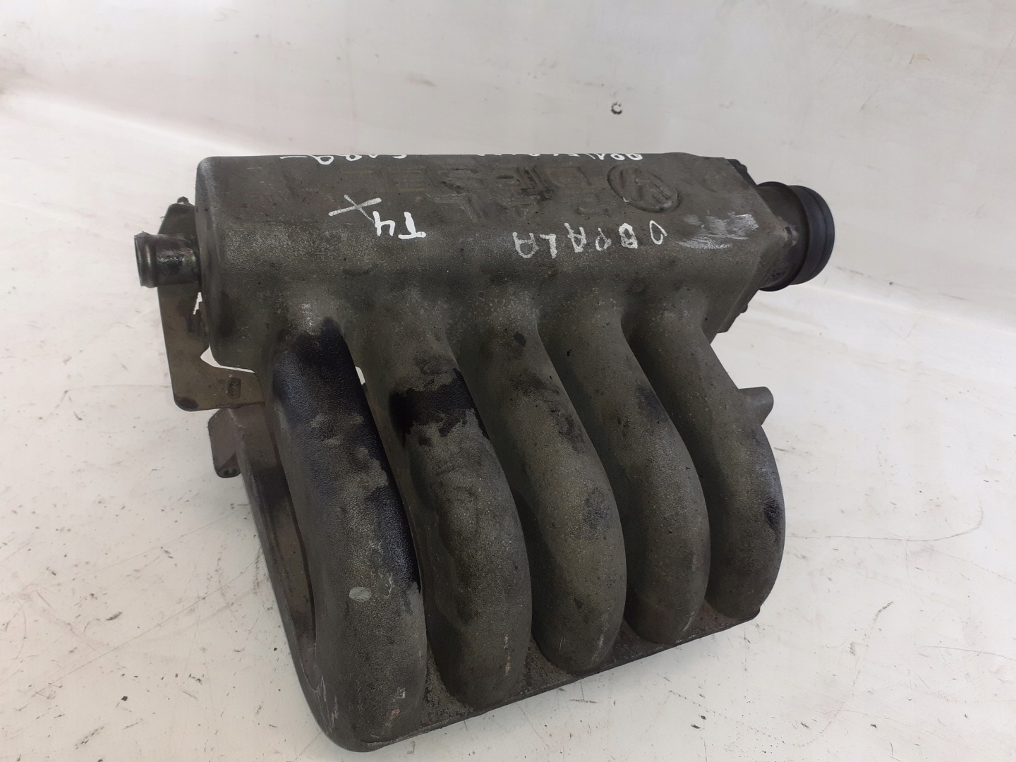 intake manifold VW TRANSPORTER T4 2.4D