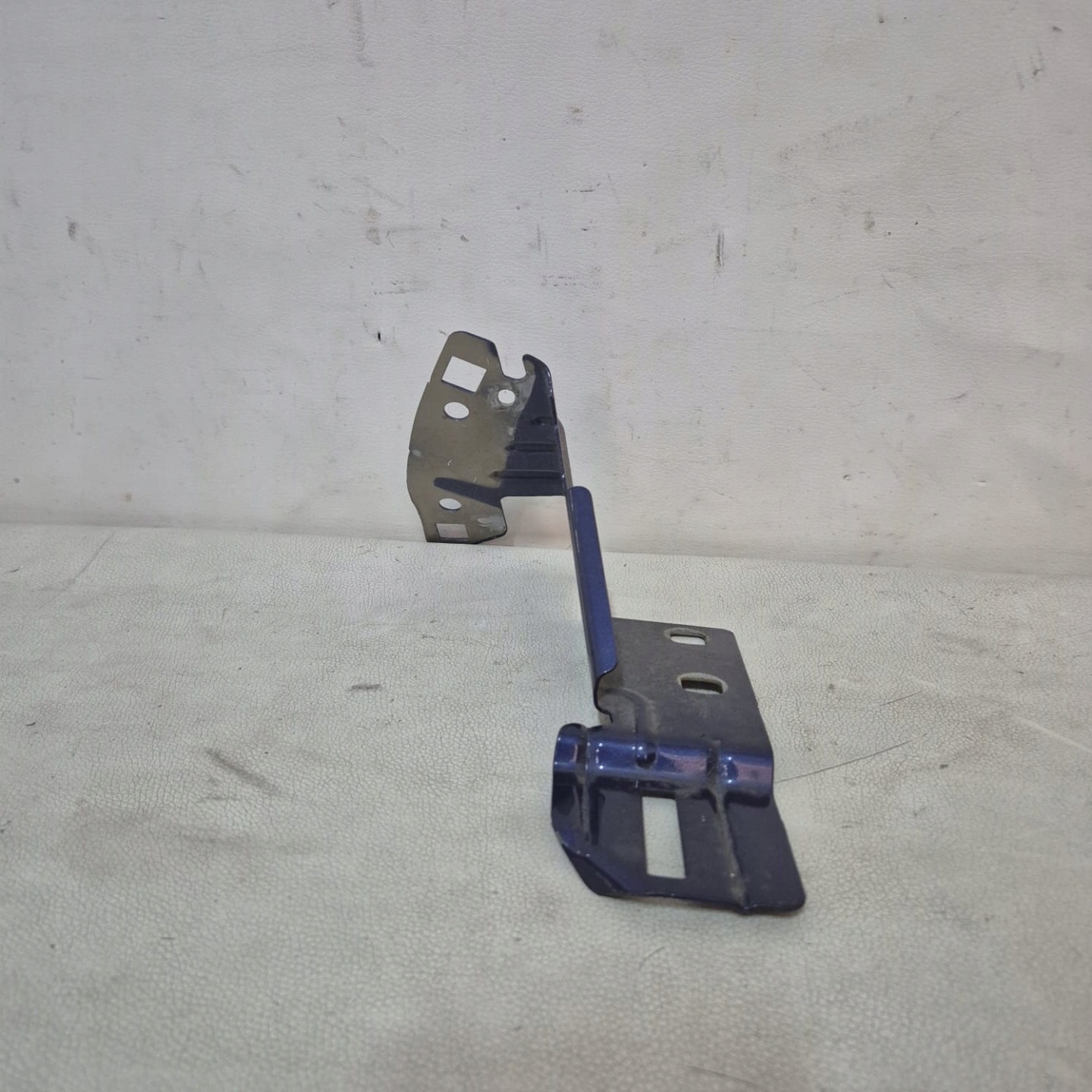 PEUGEOT 208 2012-2019 -> Support plaque Aile Avant Droite