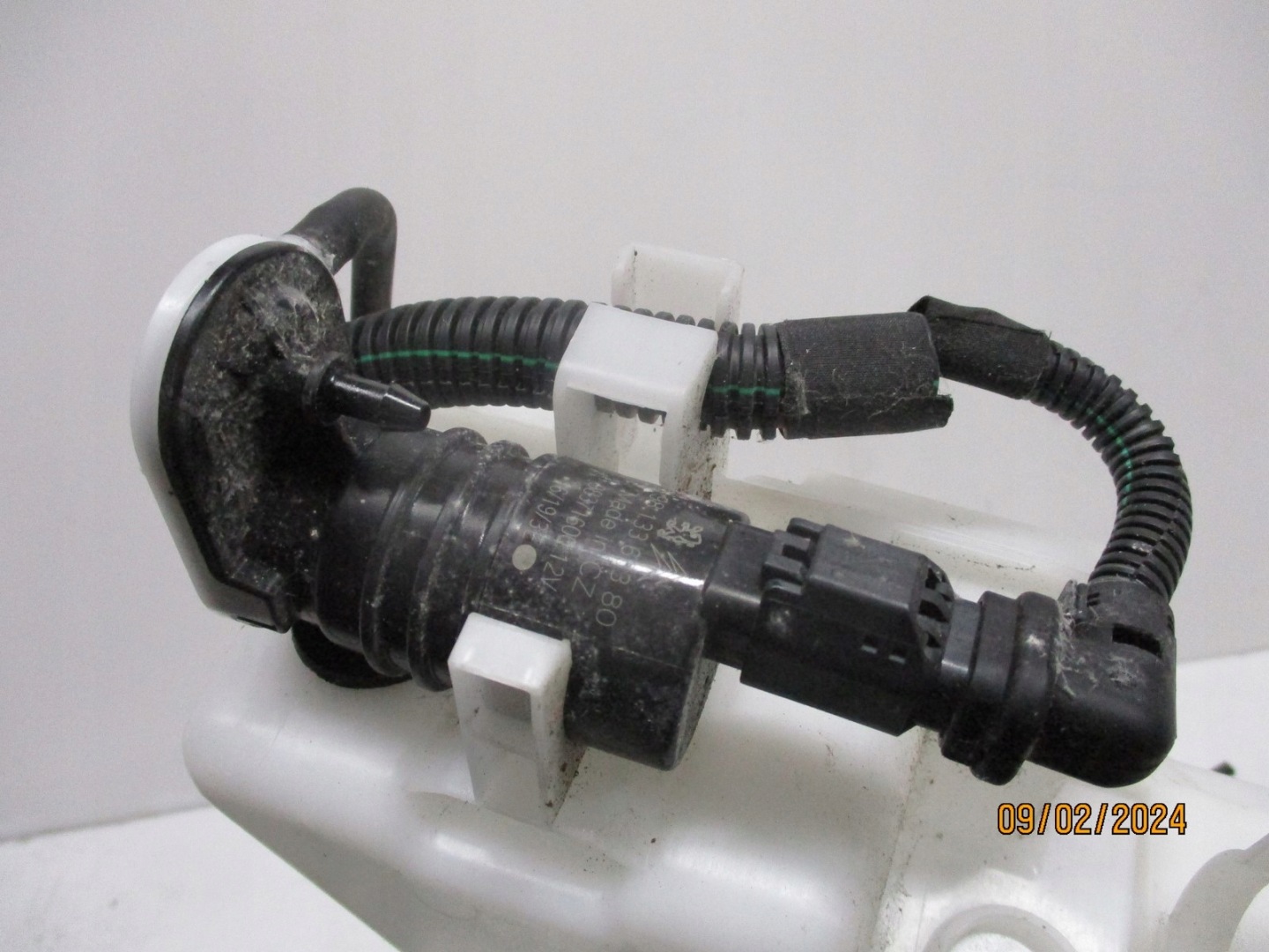 Behälter Spritzdüse CITROEN DS7 9830838180