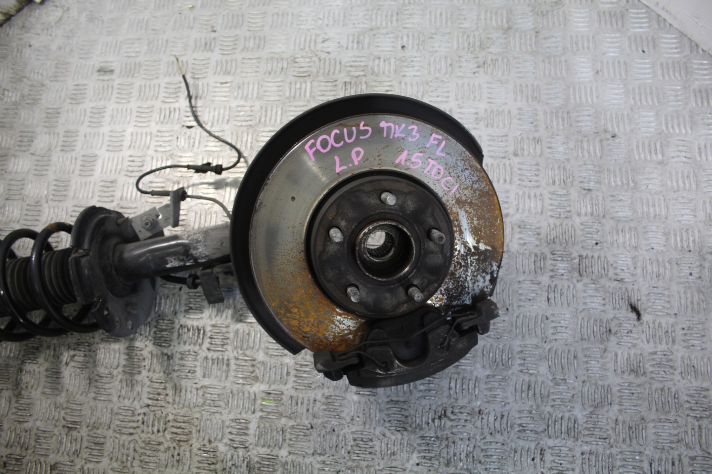 swing McPherson left front FORD FOCUS MK3 LIFT